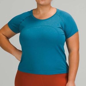 NWT Lululemon swiftly tech short sleeve race shirt. Size 4 capri/capture blue